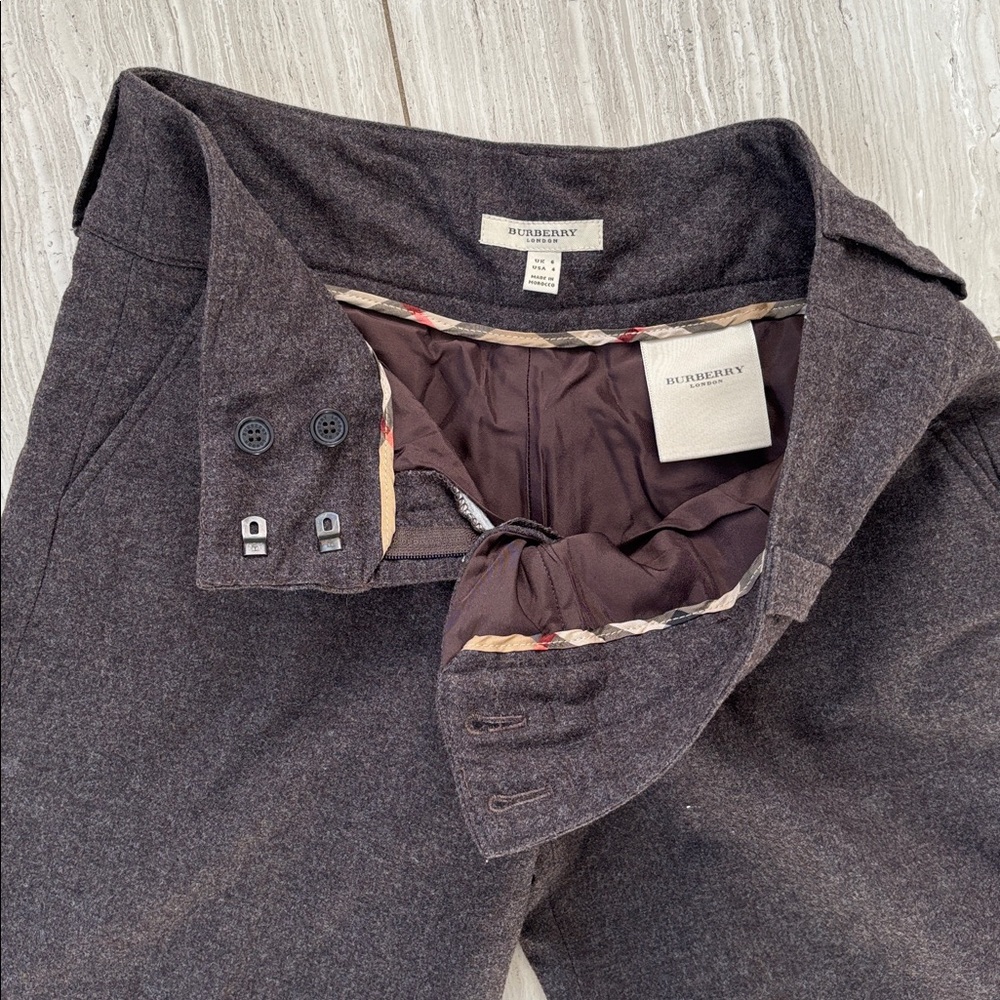 Burberry London Womens gray/brown trousers Size 4
